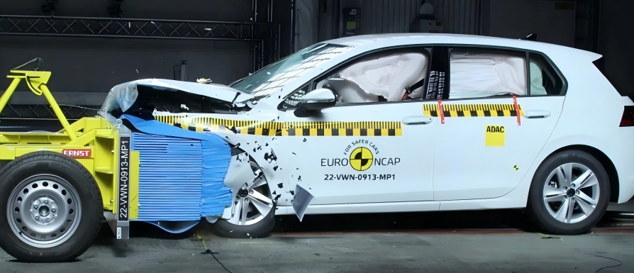 Werkstoffe Kapitel (XI): Anwendung leichter Automobilwerkstoffe – Magnesiumlegierung, Aluminiumlegierung der 3er/5er-Serie und Wabenschaum-Aluminiumserie 